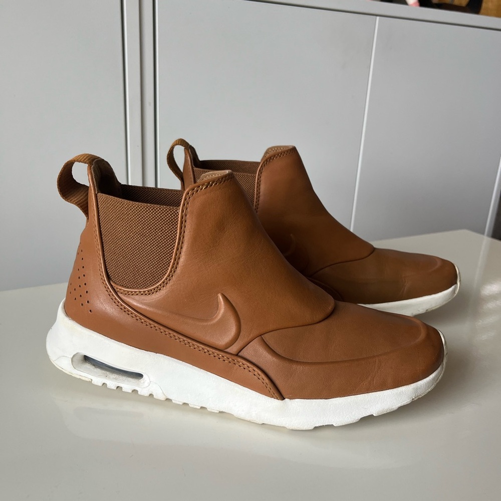 Women’s Nike Air Max Thea - size 8.5- brown